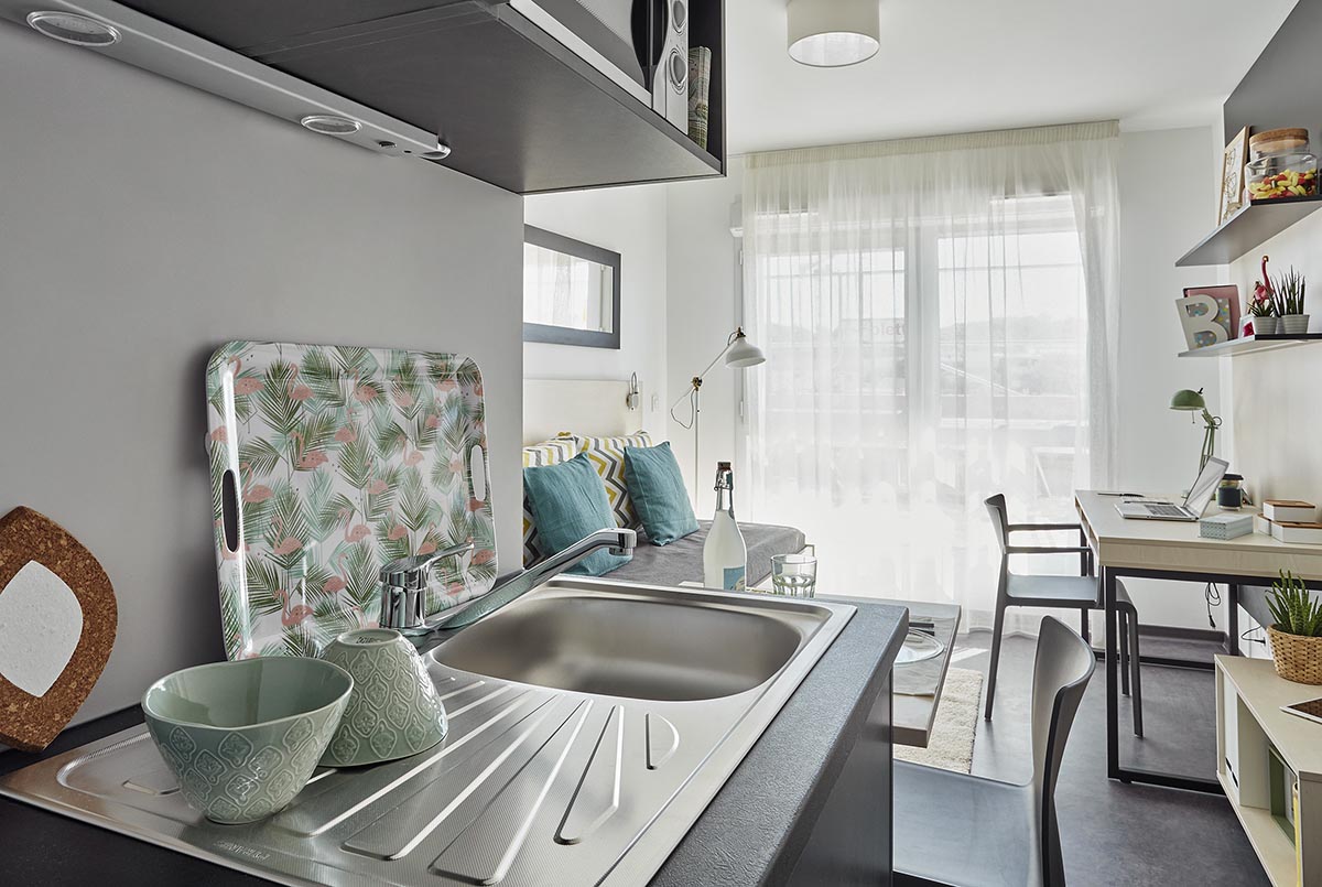 Studio meublé dans la résidence Docks 33 à Cenon — photo Les Belles Années